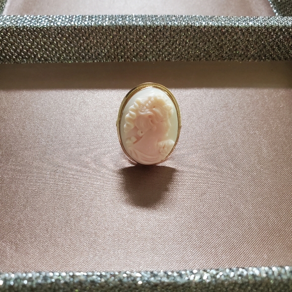 Vintage 14k Gold Cameo Ring - Picture 6 of 16